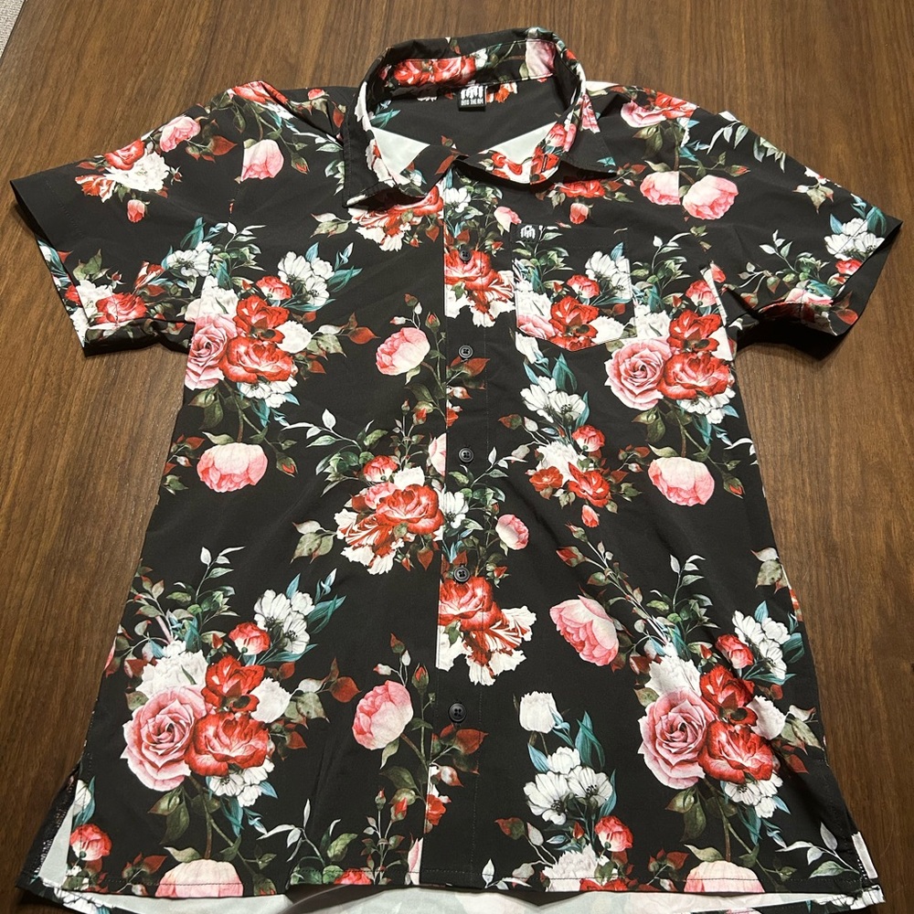 Casual Black and Red Button Down Shirt with Classic Style